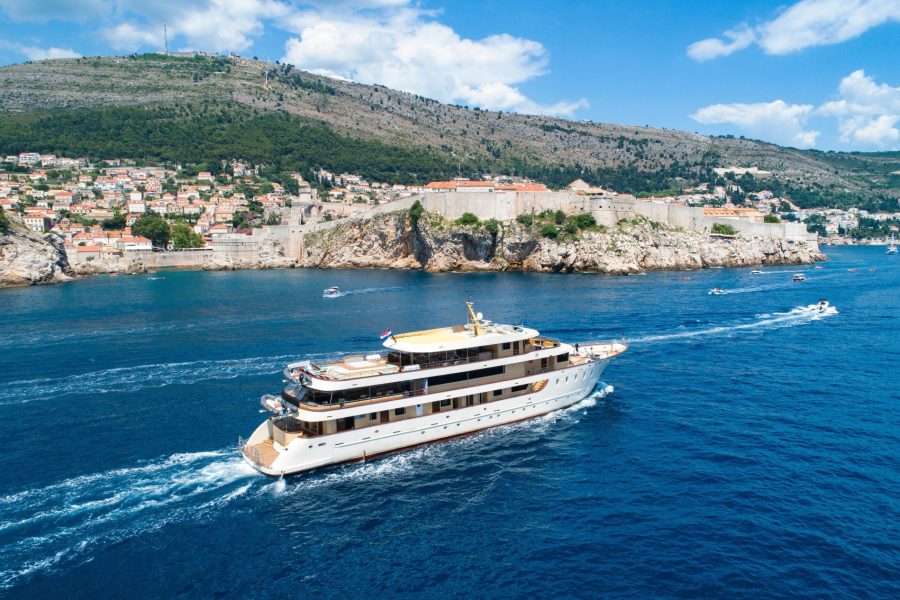 ONE-WAY CRUISE FROM SPLIT TO DUBROVNIK